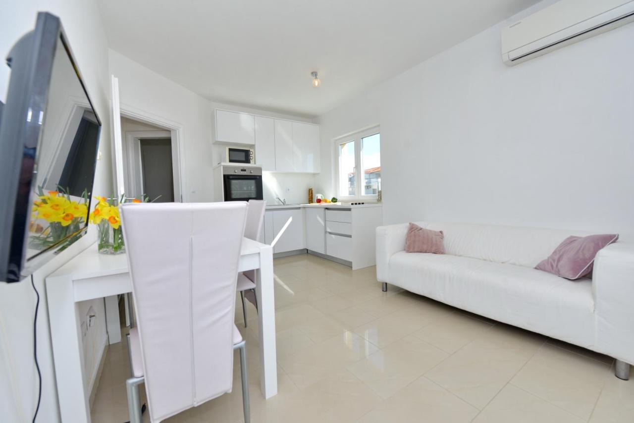 Apartments Verita باكوشتاني المظهر الخارجي الصورة