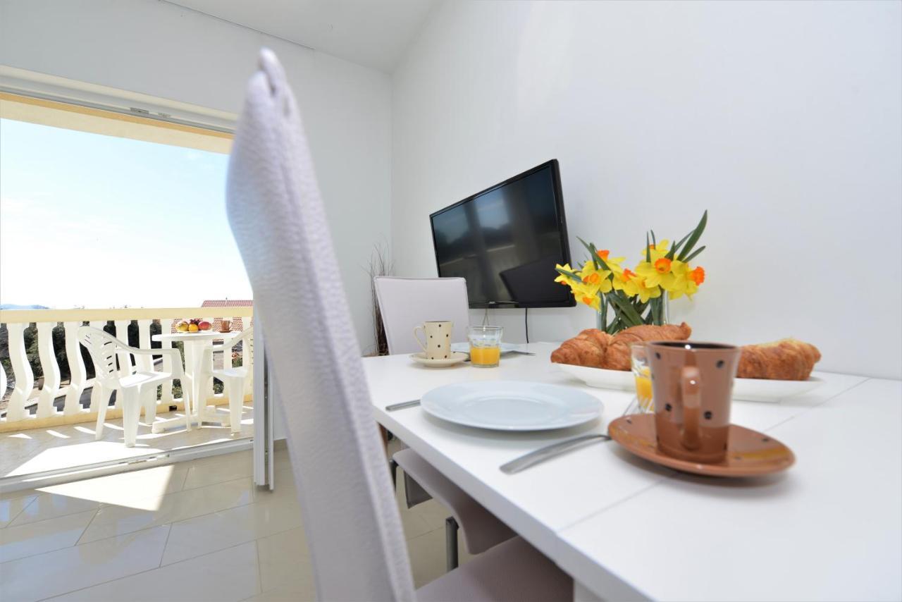 Apartments Verita باكوشتاني المظهر الخارجي الصورة