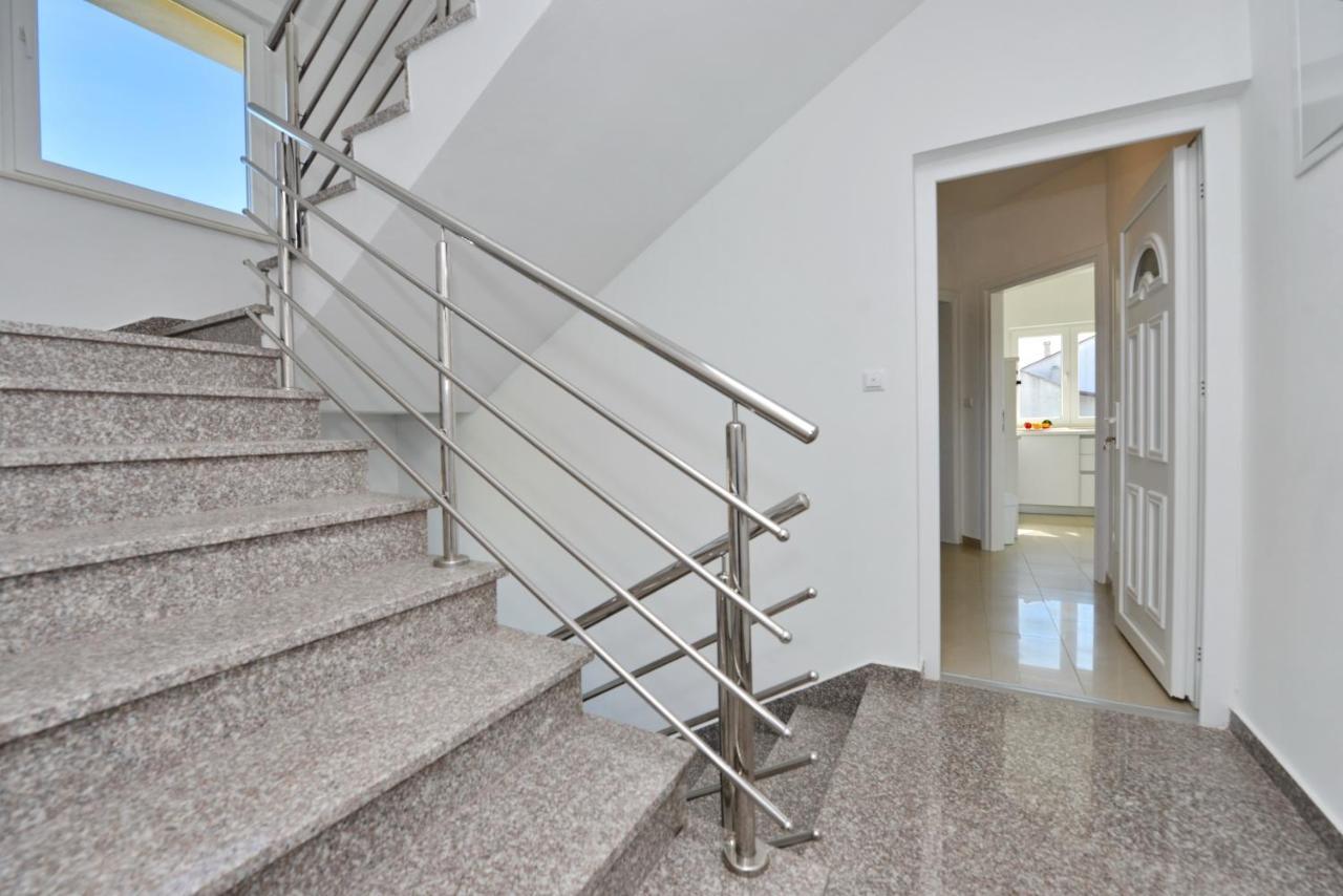 Apartments Verita باكوشتاني المظهر الخارجي الصورة