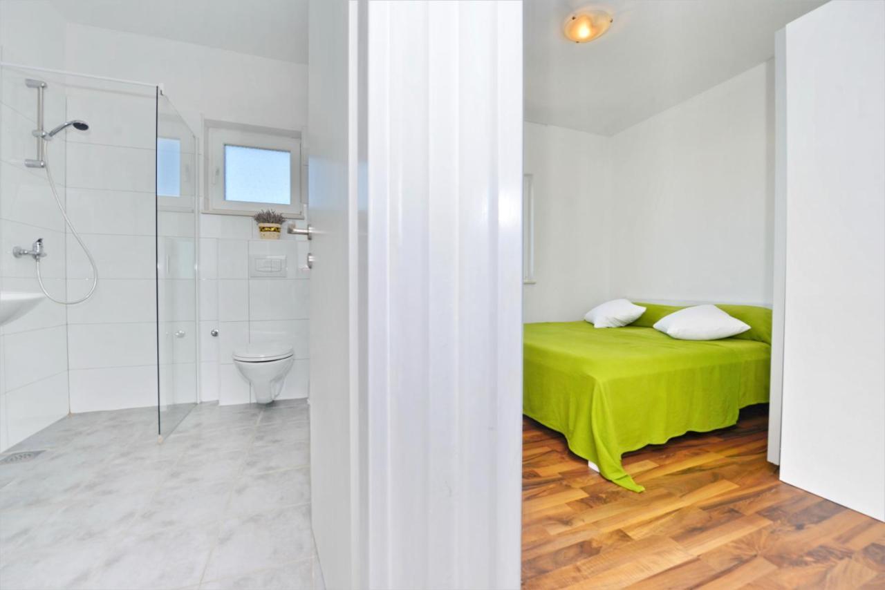 Apartments Verita باكوشتاني المظهر الخارجي الصورة