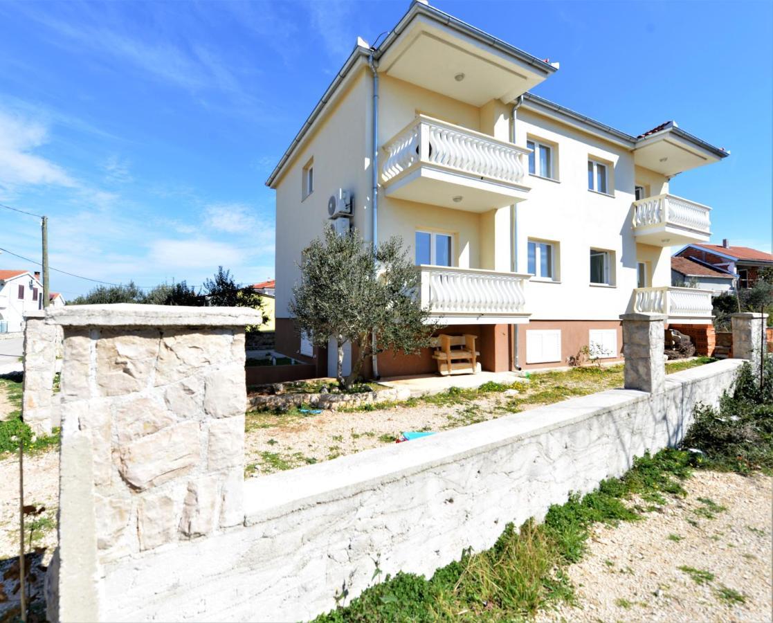Apartments Verita باكوشتاني المظهر الخارجي الصورة