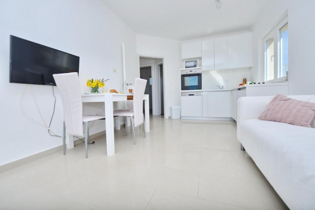 Apartments Verita باكوشتاني المظهر الخارجي الصورة
